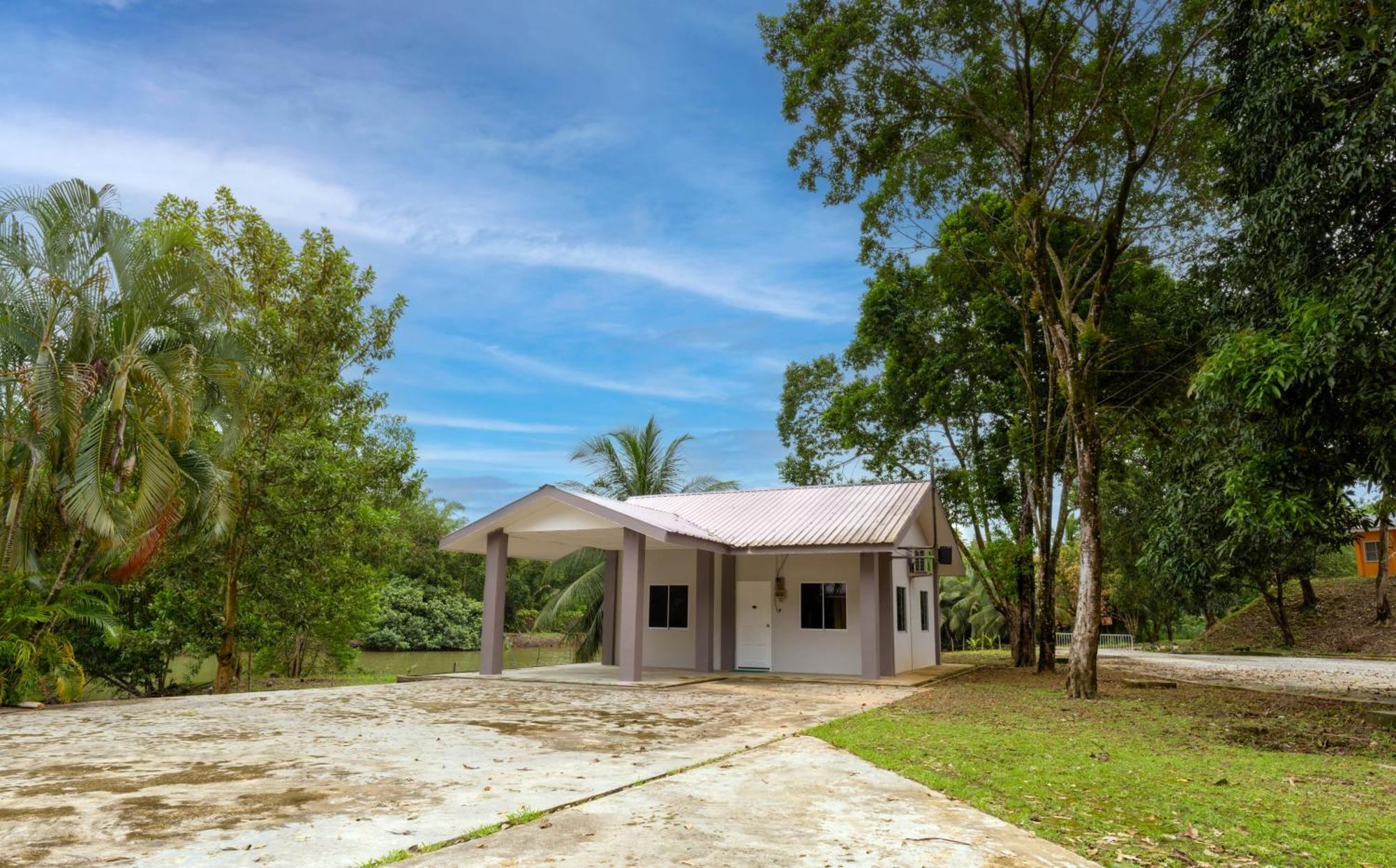 Putra Sentosa Retreat Camp, Sematan Exterior foto